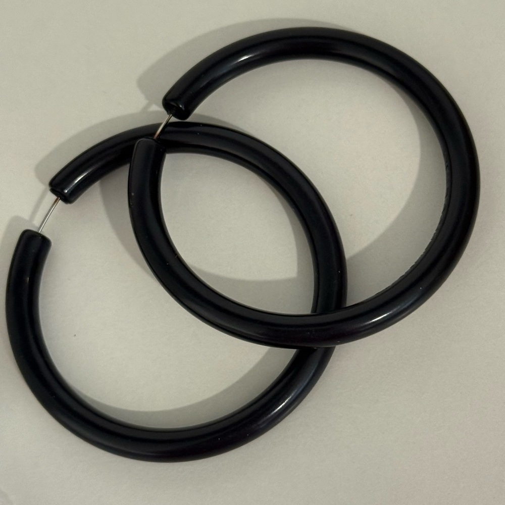 Carmen Sol black hoop earrings NWOT - Picture 4 of 4